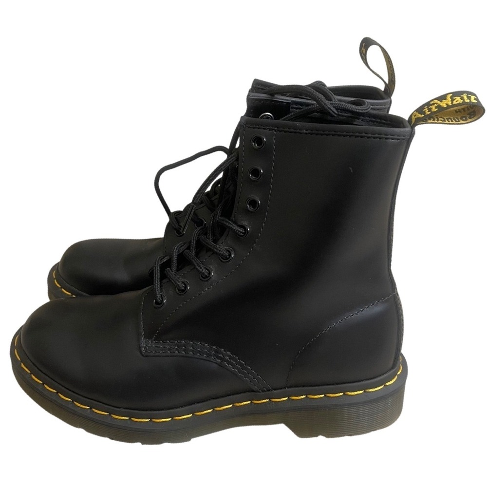 Dr. Martens 1460 W Black Smooth Leather 8-Eye Lace Up Combat Boots Womens 7